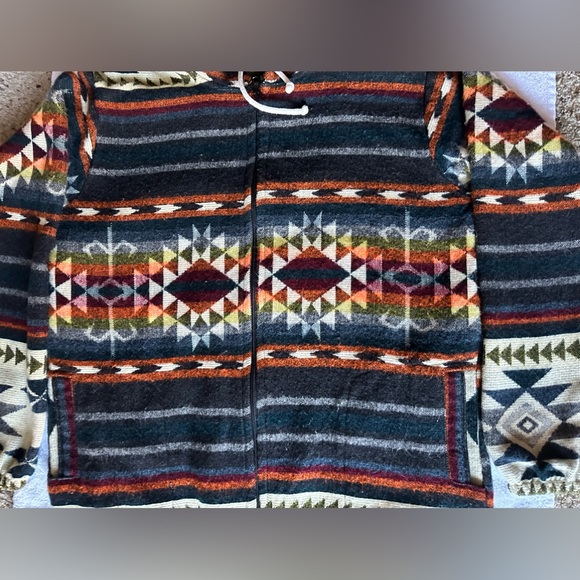 Native print zip up - Picture 3 of 11